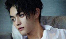 王大锤爆料杨紫视频,揭秘明星幕后趣事